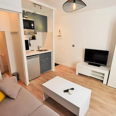 Appartement Au Coeur De La Ville De Taverny Esterno foto