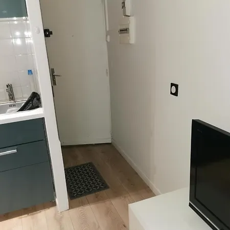 Appartement Au Coeur De La Ville De Taverny Esterno foto