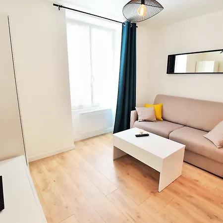 Appartement Au Coeur De La Ville De Taverny Esterno foto
